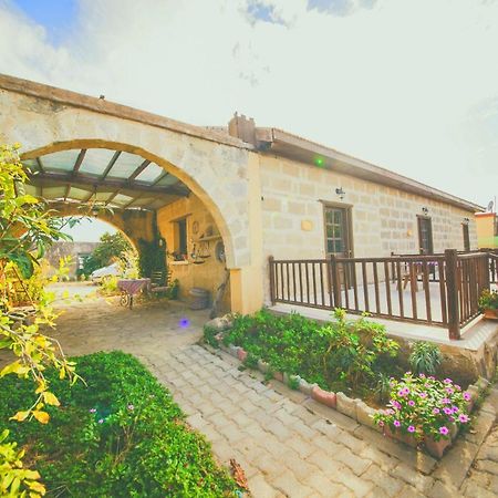 Castle Karpasia Guest House Authentic Atmosphere ! Rizokarpaso エクステリア 写真