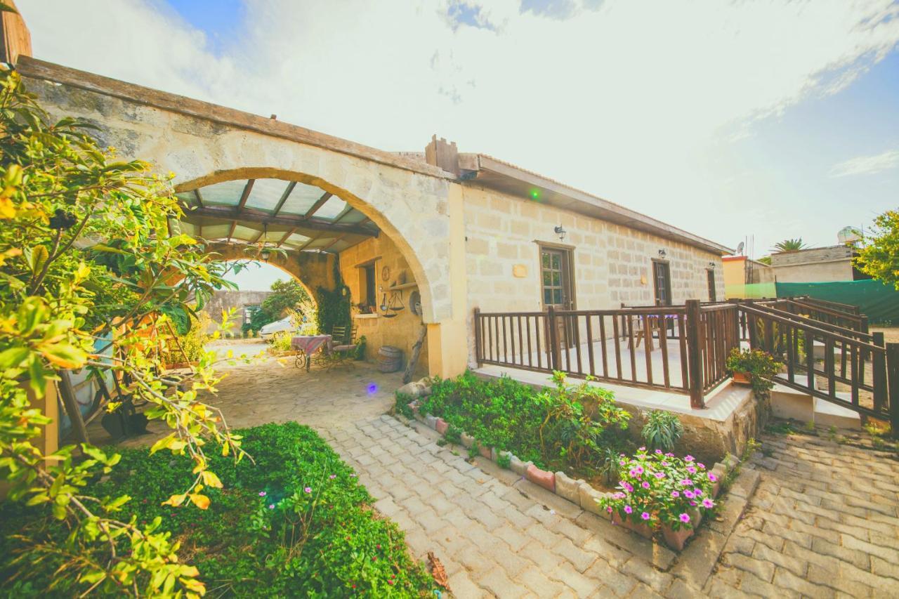 Castle Karpasia Guest House Authentic Atmosphere ! Rizokarpaso エクステリア 写真